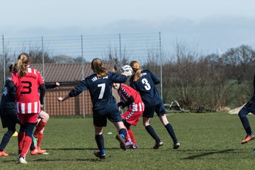 Bild 28 - C-Juniorinnen TSV Zarpen - TuS Tensfeld : Ergebnis: 2:1